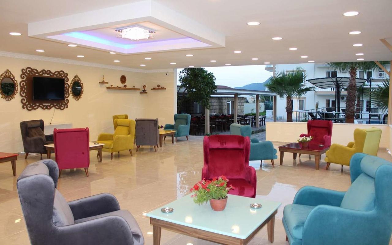 Castle Park Hotel เบลดิบี ภายนอก รูปภาพ