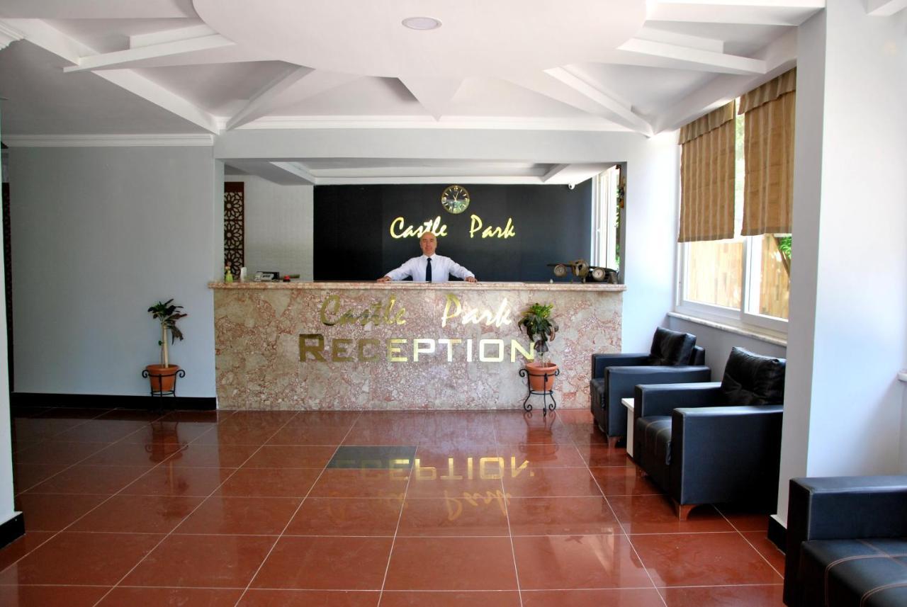 Castle Park Hotel เบลดิบี ภายนอก รูปภาพ